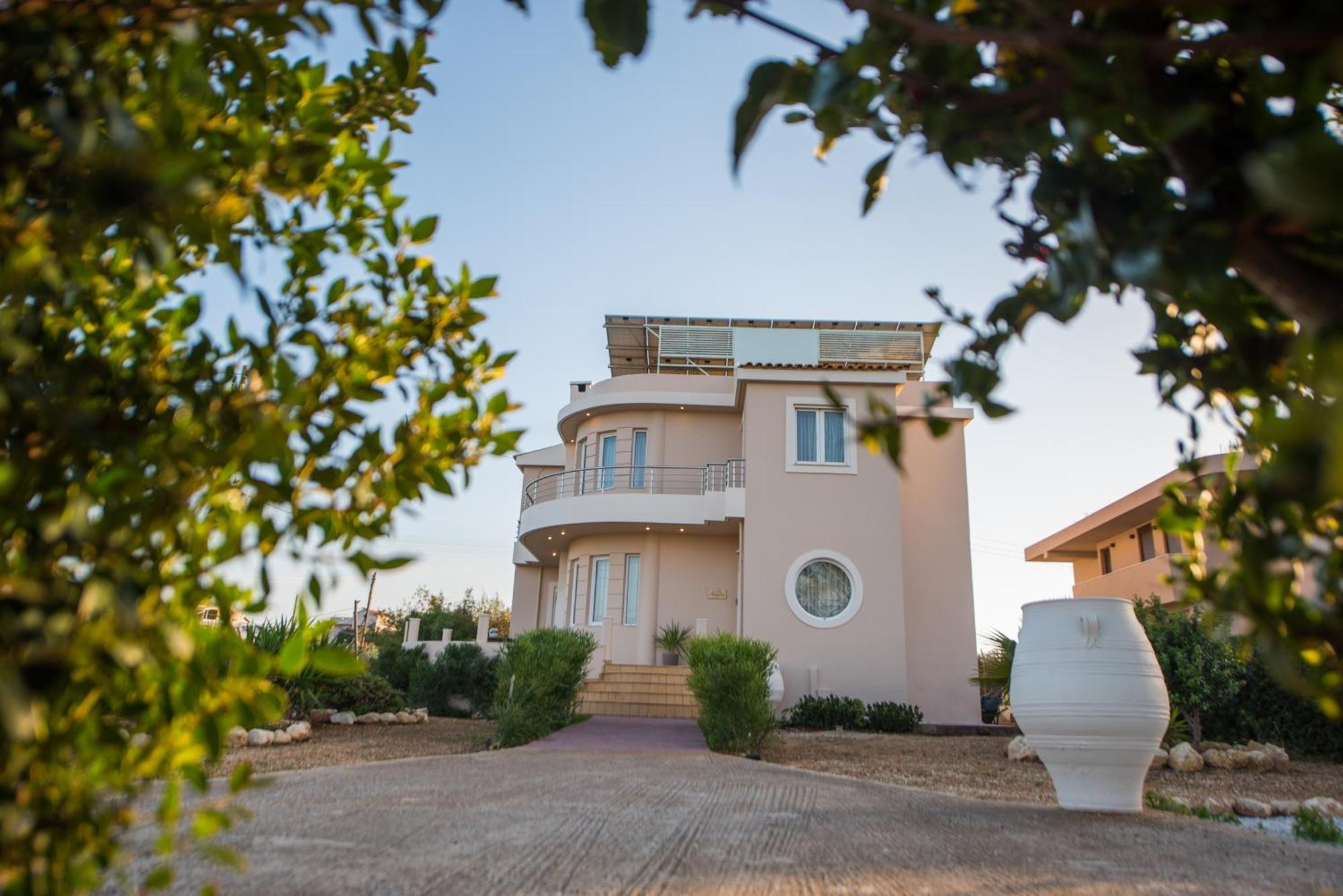 Villa Amare - Heraklion Private Garden Retreat Kato Gouves Buitenkant foto